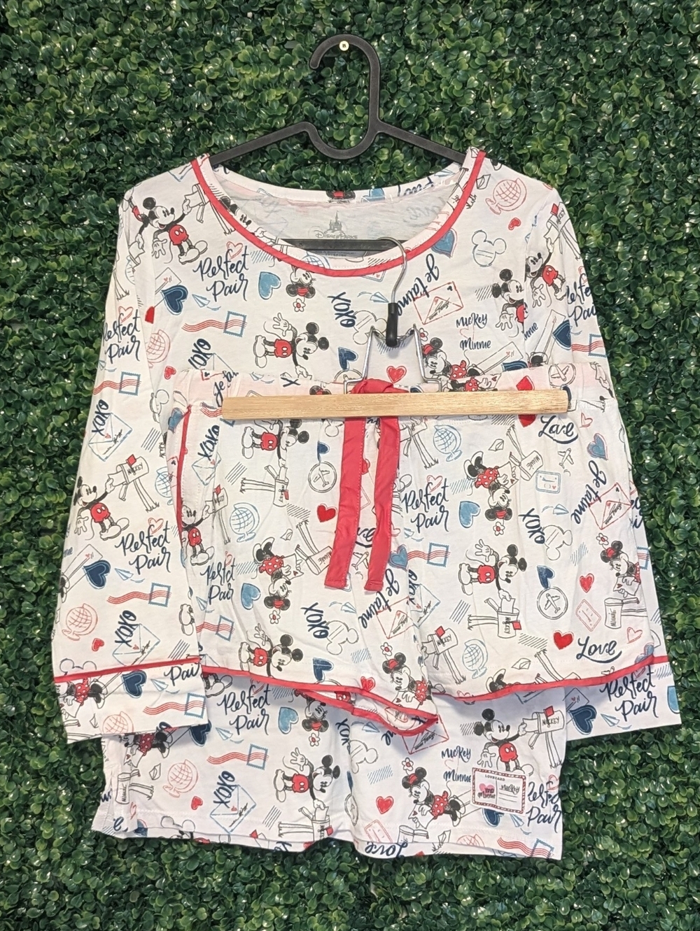Disney Parks 2 Piece Pajama Set, Minnie Mouse